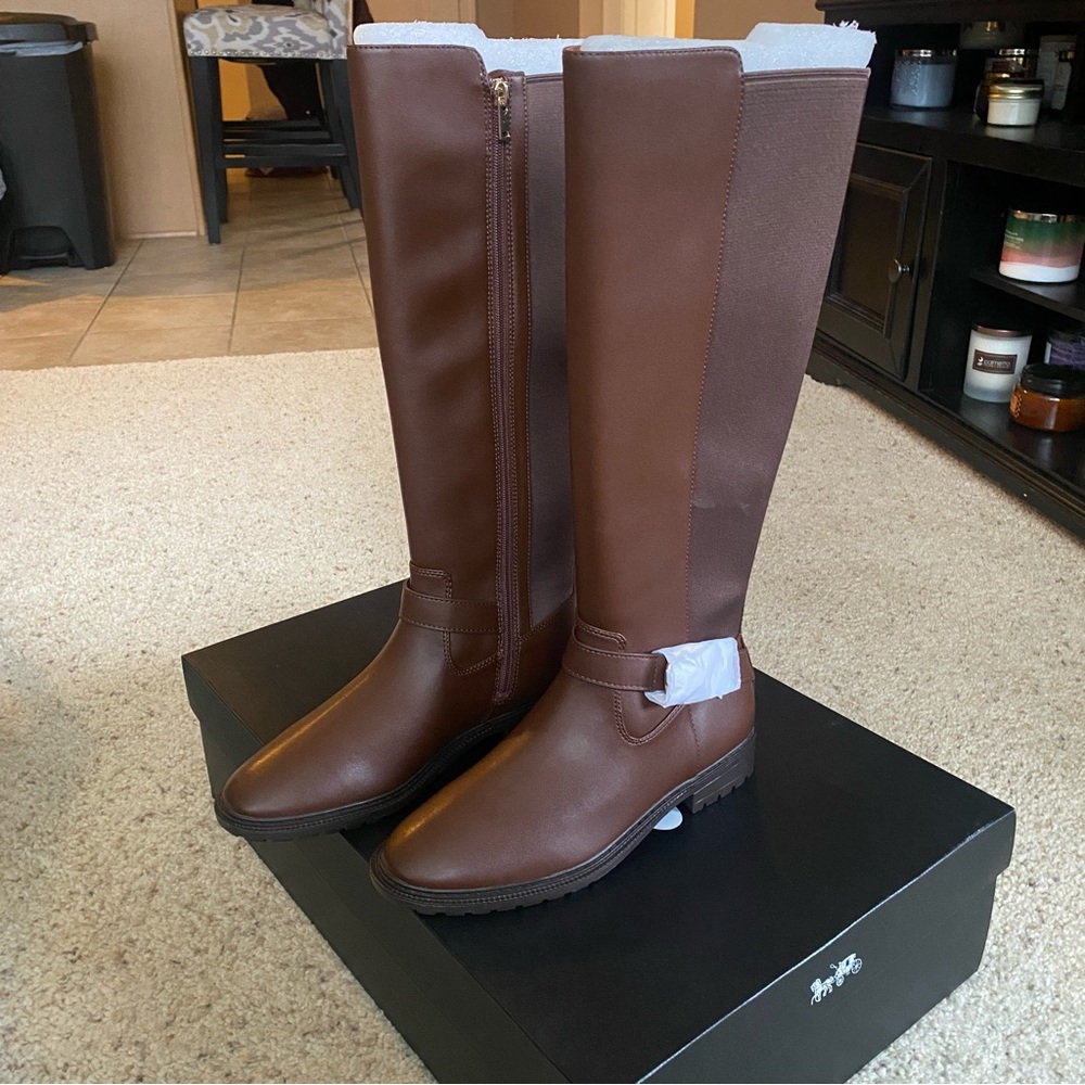 NEW Coach Farrah Boot in color Walnut Brown size 8